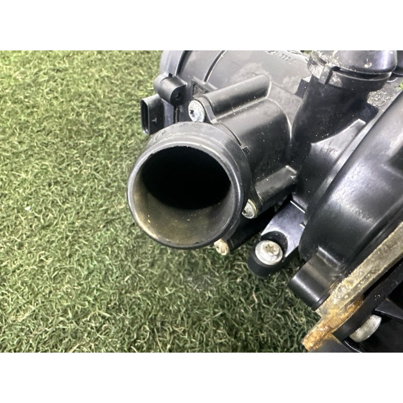 Корпус термостата с помпой (система охлаждения) AUDI A4 B9 2017 2.0 TFSI 06L121111H