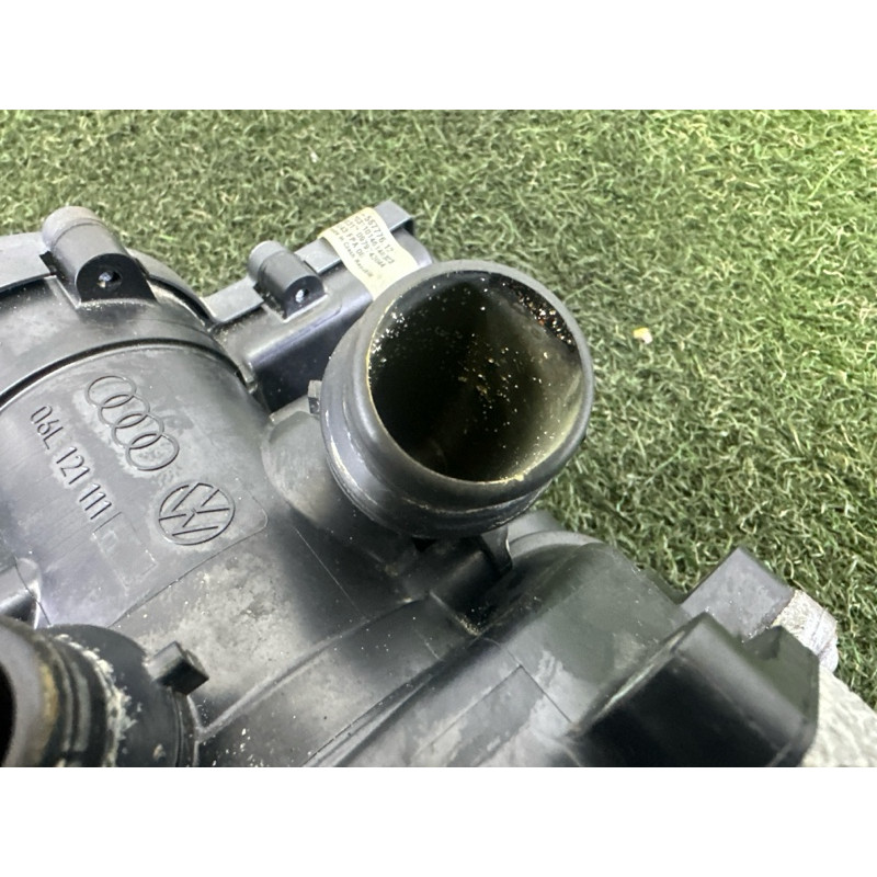 Корпус термостата с помпой (система охлаждения) AUDI A4 B9 2017 2.0 TFSI 06L121111H