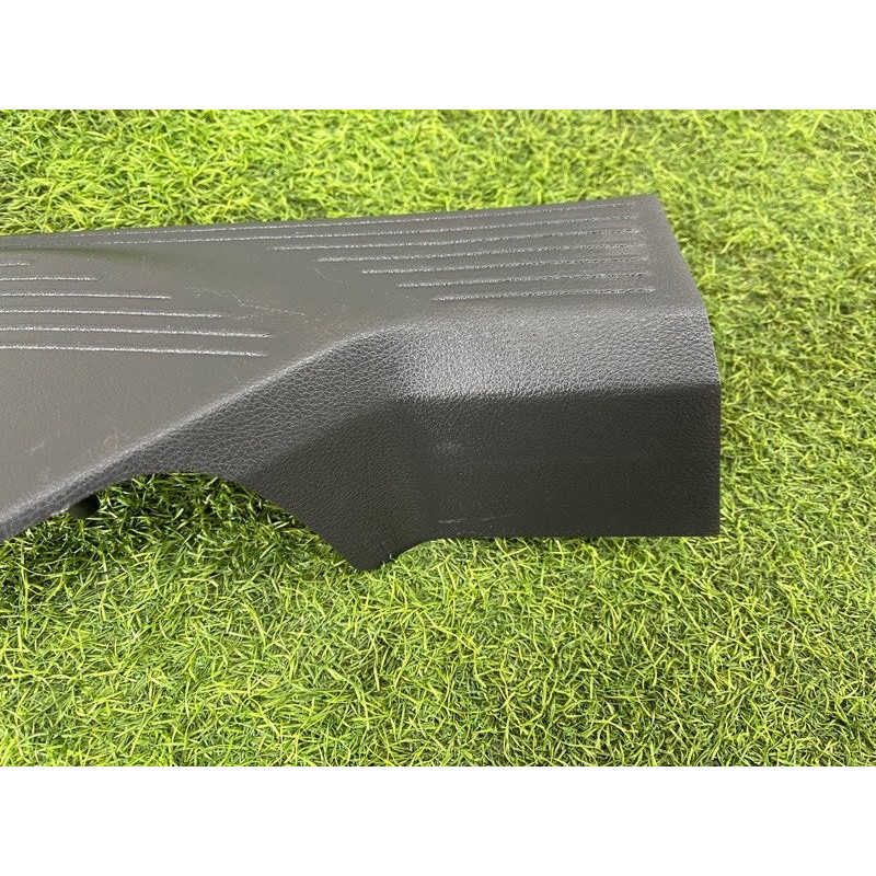 Накладка на поріг (кузов і елементи) Nissan Rogue T33 2023 1.5 KR15DDT 769546RR0A