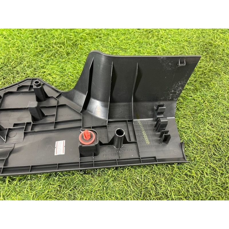 Накладка на поріг (кузов і елементи) Nissan Rogue T33 2023 1.5 KR15DDT 769546RR0A