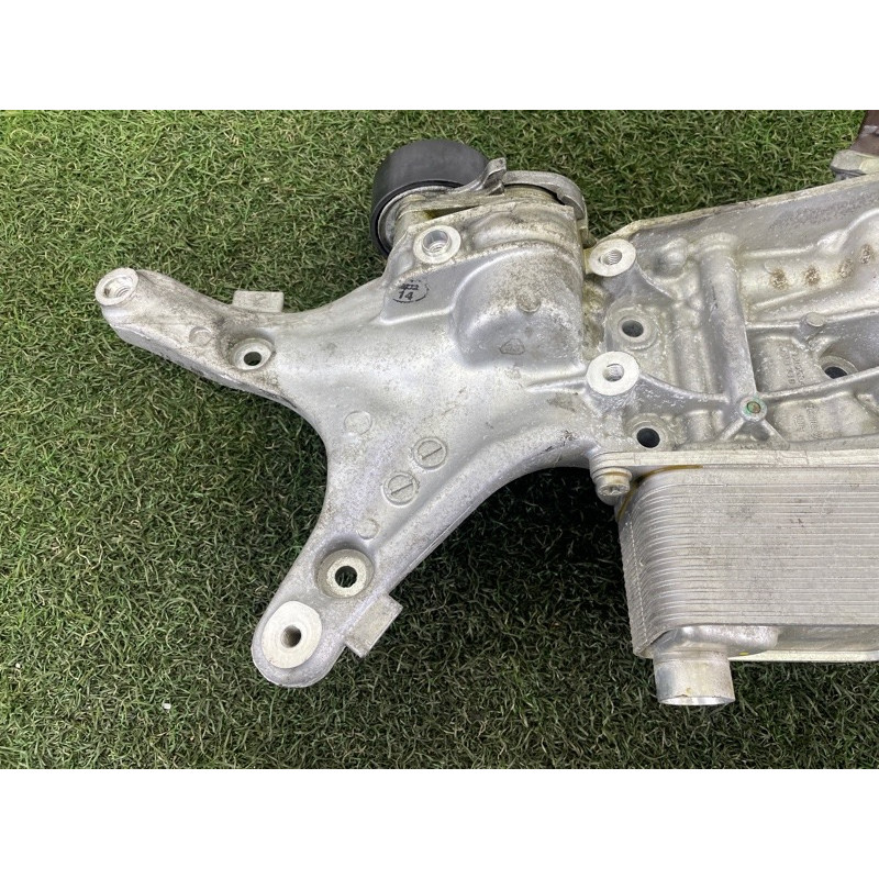 Корпус масляного фильтра (двигатель и элементы) AUDI A4 B9 2018 2.0 DBPA 06L903143D