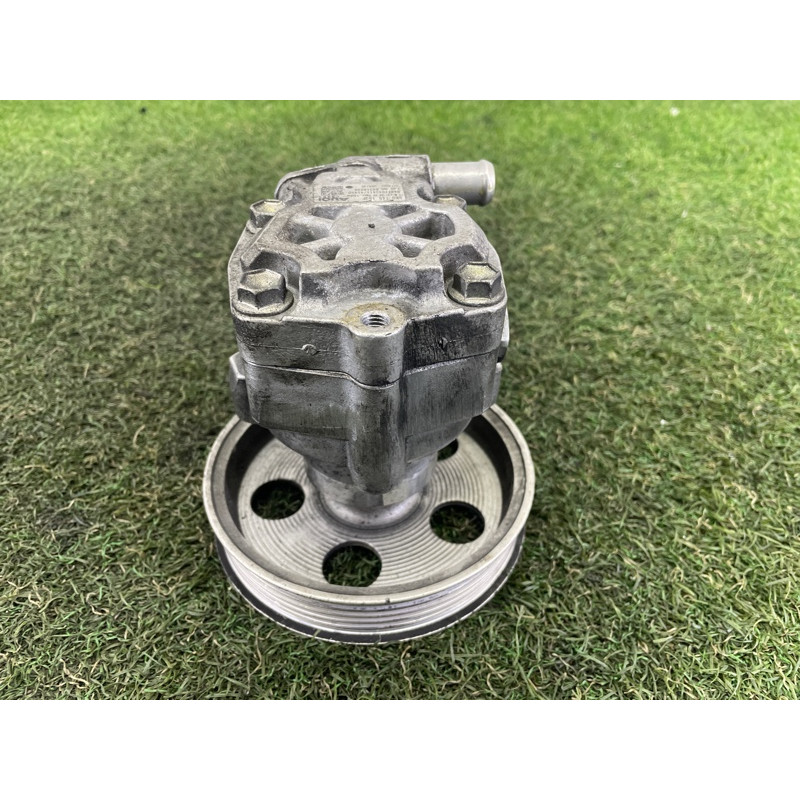 Насос гидроусилителя руля (рулевое управление) AUDI A4 B8 2010 2.0 CAEB 8K0145153F