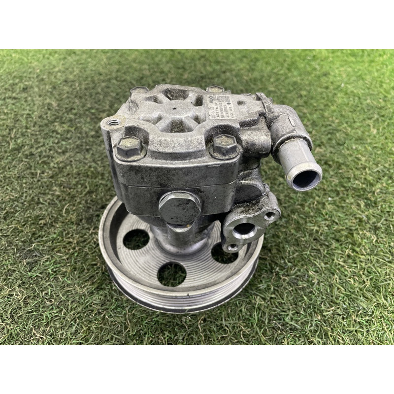 Насос гидроусилителя руля (рулевое управление) AUDI A4 B8 2010 2.0 CAEB 8K0145153F