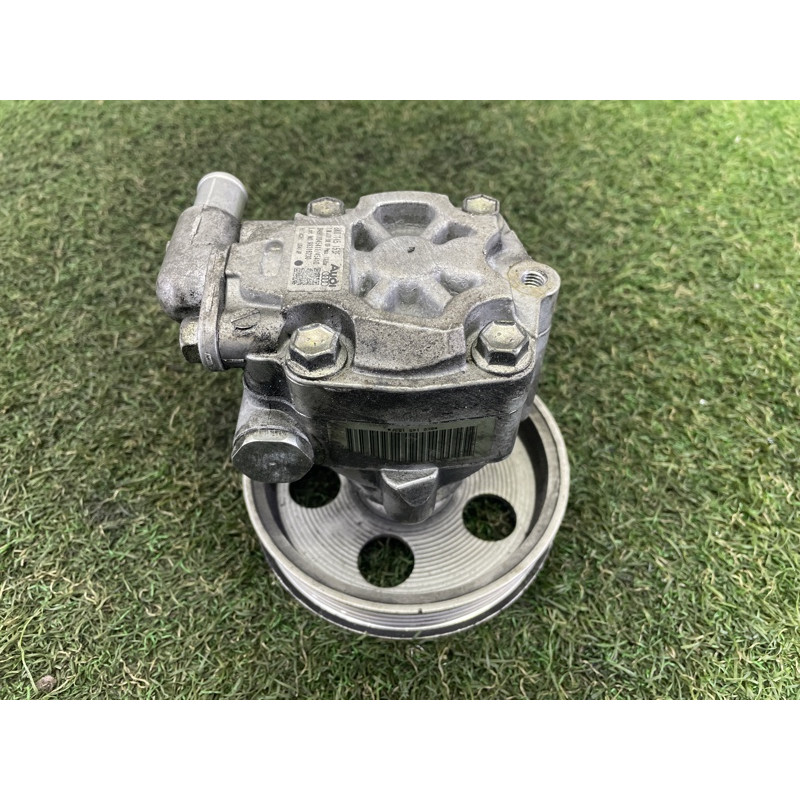 Насос гидроусилителя руля (рулевое управление) AUDI A4 B8 2010 2.0 CAEB 8K0145153F