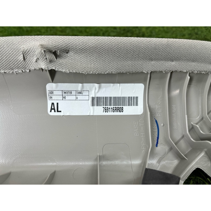 Верхня обшивка стійки (салон) Nissan Rogue T33 2023 1.5 KR15DDT 769116RR0B