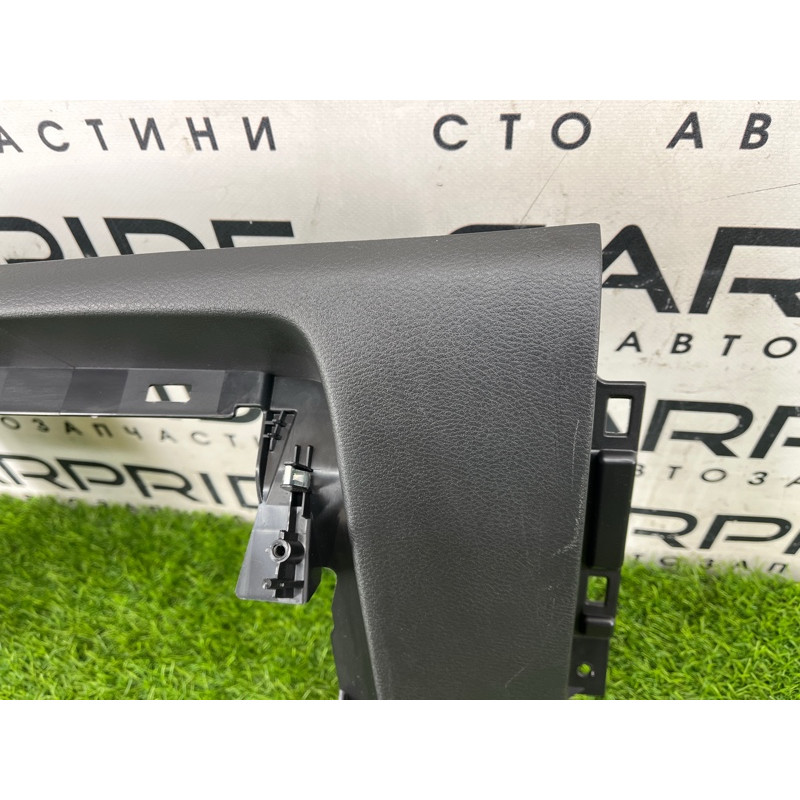 Накладка торпедо нижня (салон) Nissan Rogue T33 2023 1.5 KR15DDT 681046RR2A