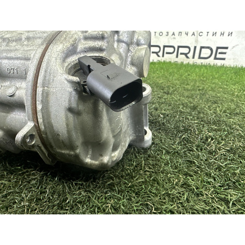 Компрессор кондиционера (отопление и кондиционирование) AUDI A4 B9 2017 2.0 TFSI 4M0820803