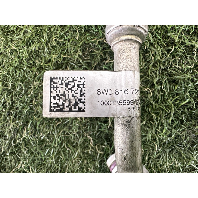 Трубка кондиционера (отопление и кондиционирование) AUDI A4 B9 2017 2.0 TFSI 8W0816721A