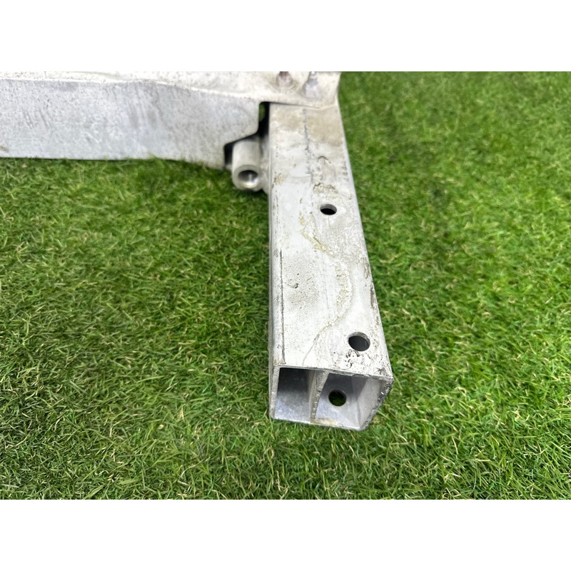 Усилитель бампера (наружные элементы кузова) AUDI Q5 8R 2012 3.2 8R0807313B