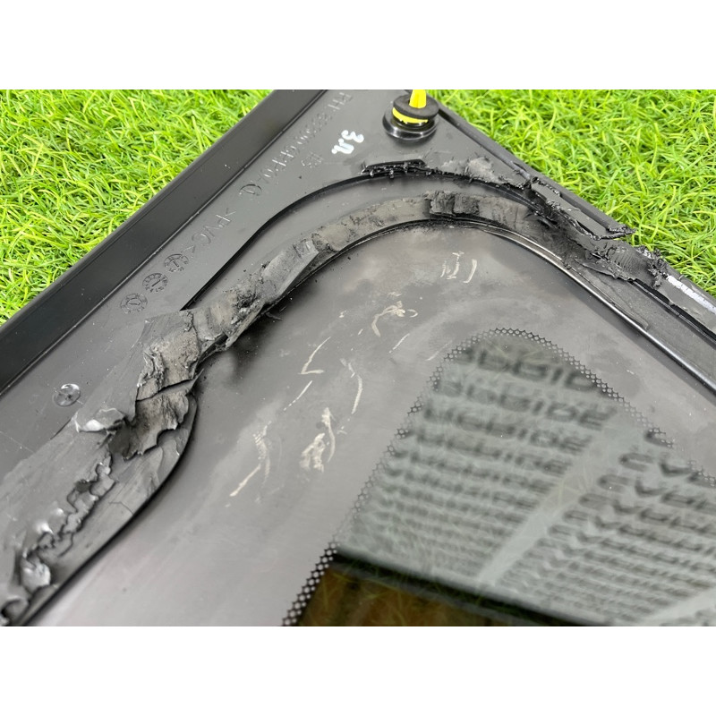 Форточка кузова (стекла и зеркала) Nissan Rogue T33 2023 1.5 KR15DDT 833006RR0A