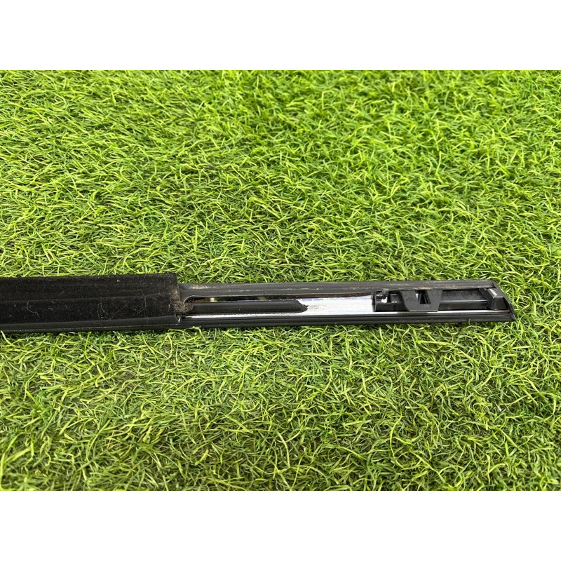 Молдинг двери внешний (кузов и элементы) Nissan Rogue T33 2023 1.5 KR15DDT 828206RA0A