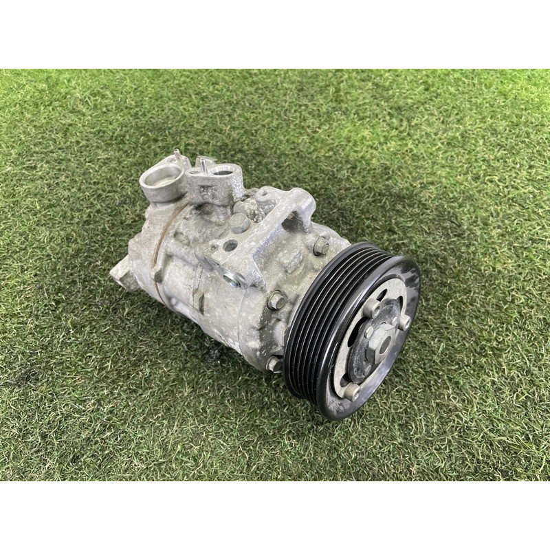 Компрессор кондиционера (отопление и кондиционирование) AUDI A3 8V 2016 1.8 CNSB 5Q0820803F