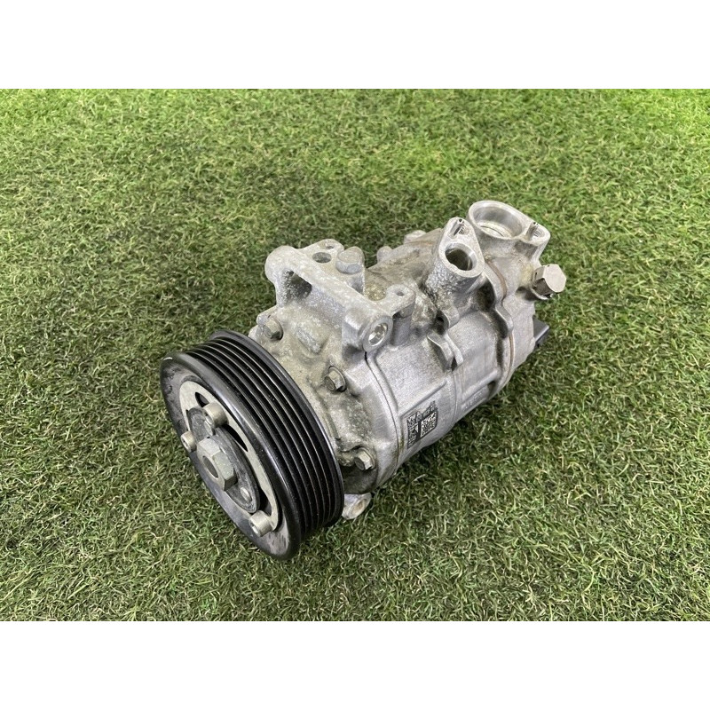 Компрессор кондиционера (отопление и кондиционирование) AUDI A3 8V 2016 1.8 CNSB 5Q0820803F