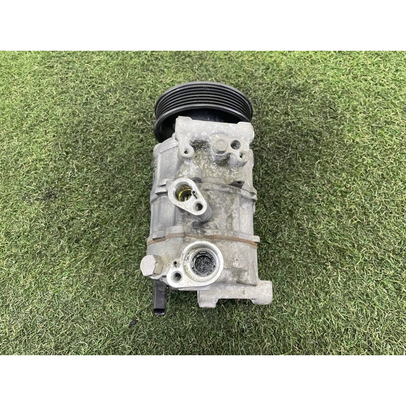 Компрессор кондиционера (отопление и кондиционирование) AUDI A3 8V 2016 1.8 CNSB 5Q0820803F