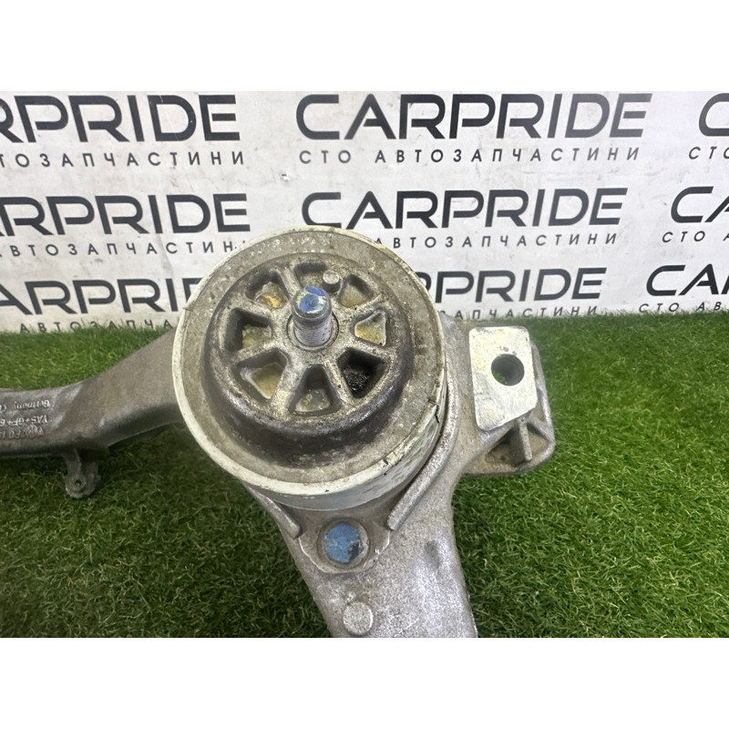 Кронштейн двигателя (кронштейны двигателя) Volkswagen Touareg NF 2013 3.0 Hybrid 7P0199207