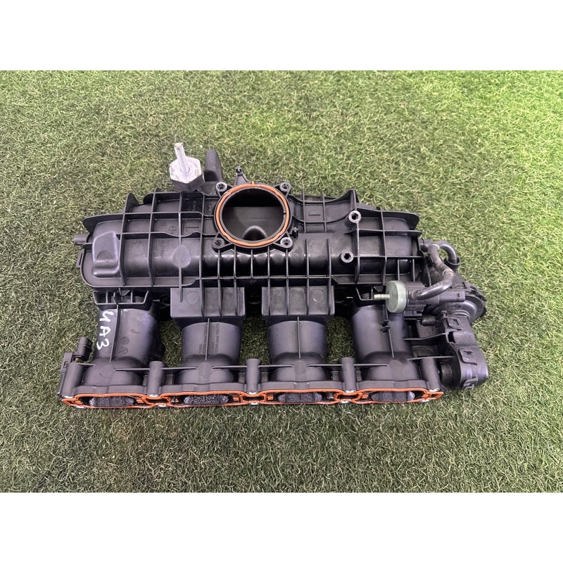Коллектор впускной (впускная система) AUDI A3 8V 2016 1.8 CNSB 06L133201AA