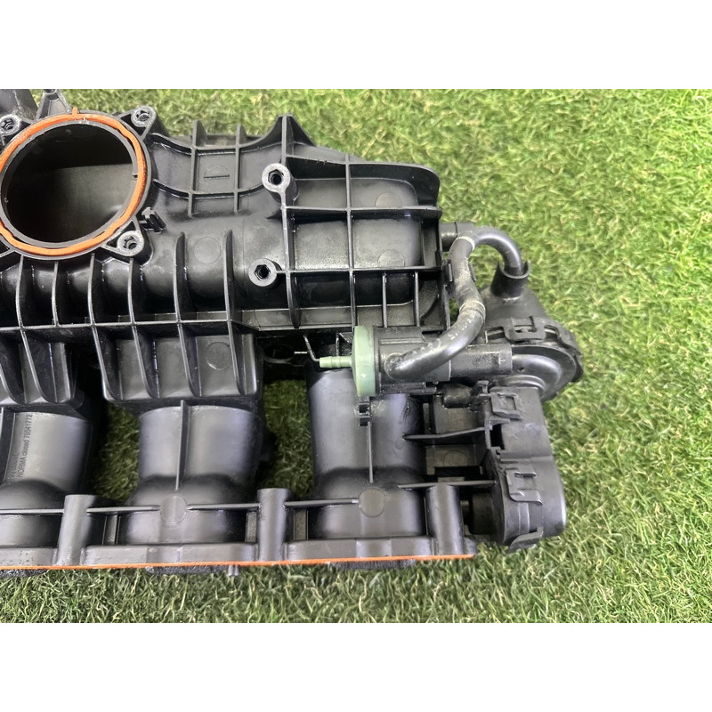 Коллектор впускной (впускная система) AUDI A3 8V 2016 1.8 CNSB 06L133201AA