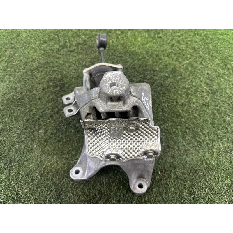 Кронштейн двигателя (кронштейны двигателя) AUDI Q5 FY 2018 2.0 DAYB 4M0199308AA