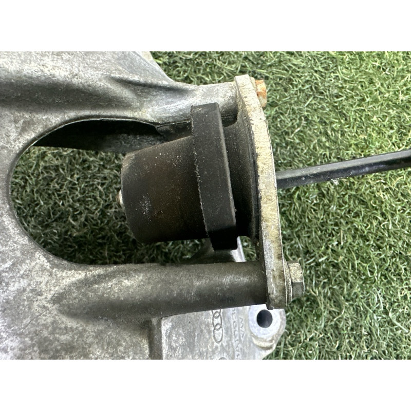 Кронштейн двигателя (кронштейны двигателя) AUDI Q5 FY 2018 2.0 DAYB 4M0199308AA