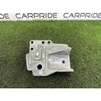 Кріплення подушки двигуна