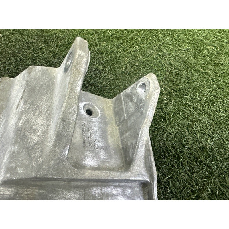 Кронштейн подушки двигателя (кронштейны двигателя) LAND ROVER Range Rover Evoque L538 2016 2.0 LR037029