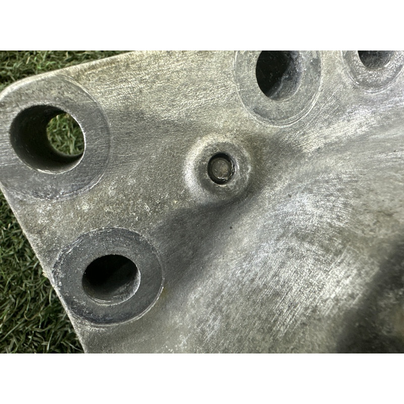 Кронштейн подушки двигателя (кронштейны двигателя) LAND ROVER Range Rover Evoque L538 2016 2.0 LR037029