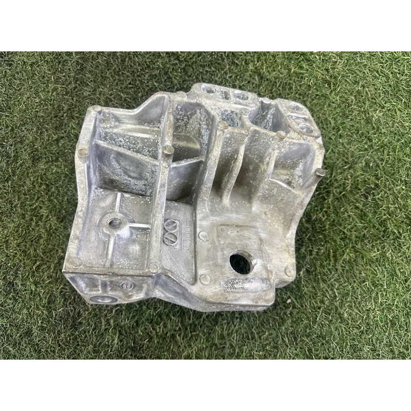 Кронштейн подушки двигателя (кронштейны двигателя) LAND ROVER Range Rover Evoque L538 2016 2.0 LR037029