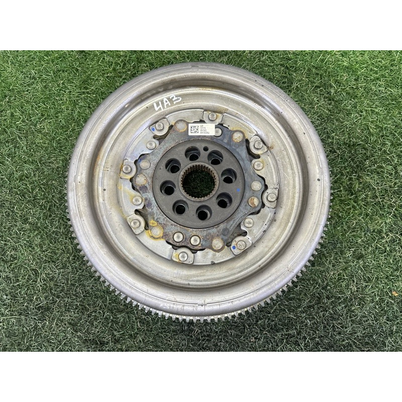 Маховик (двигатель и элементы) AUDI A3 8V 2016 1.8 CNSB 06K105266J