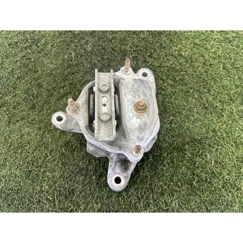 Подушка КПП (трансмісія) AUDI A4 B8 2013 2.0 TFSI 8K0399151DB