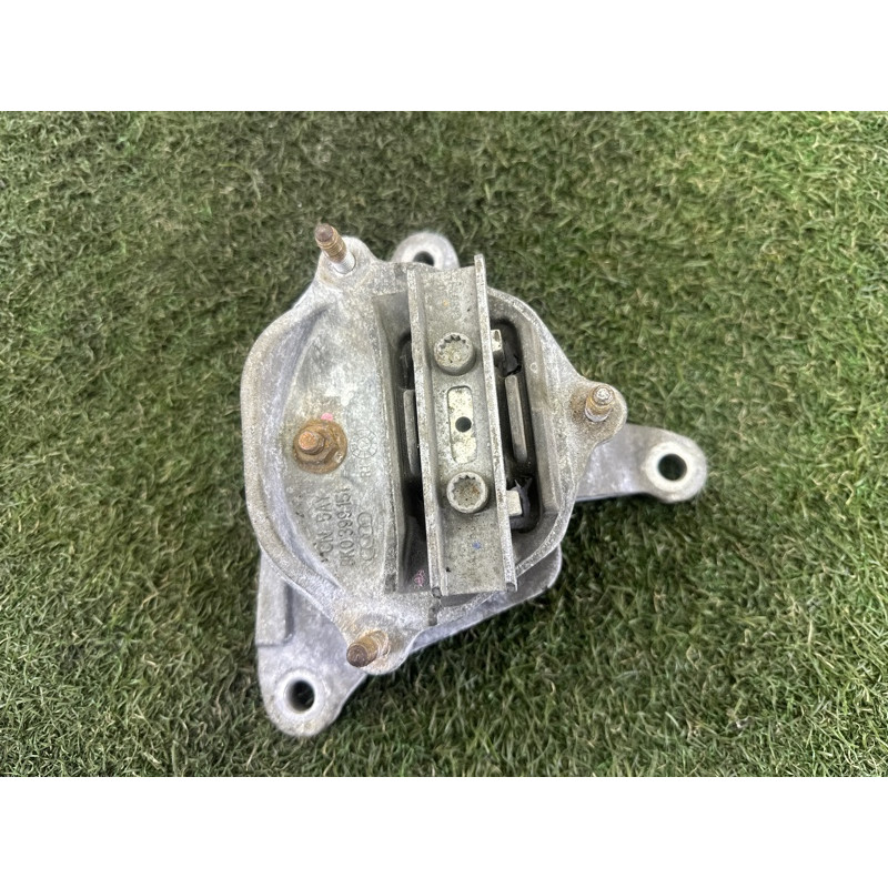 Подушка КПП (трансмісія) AUDI A4 B8 2013 2.0 TFSI 8K0399151DB