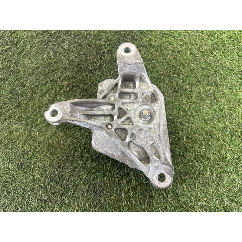 Подушка КПП (трансмісія) AUDI A4 B8 2013 2.0 TFSI 8K0399151DB