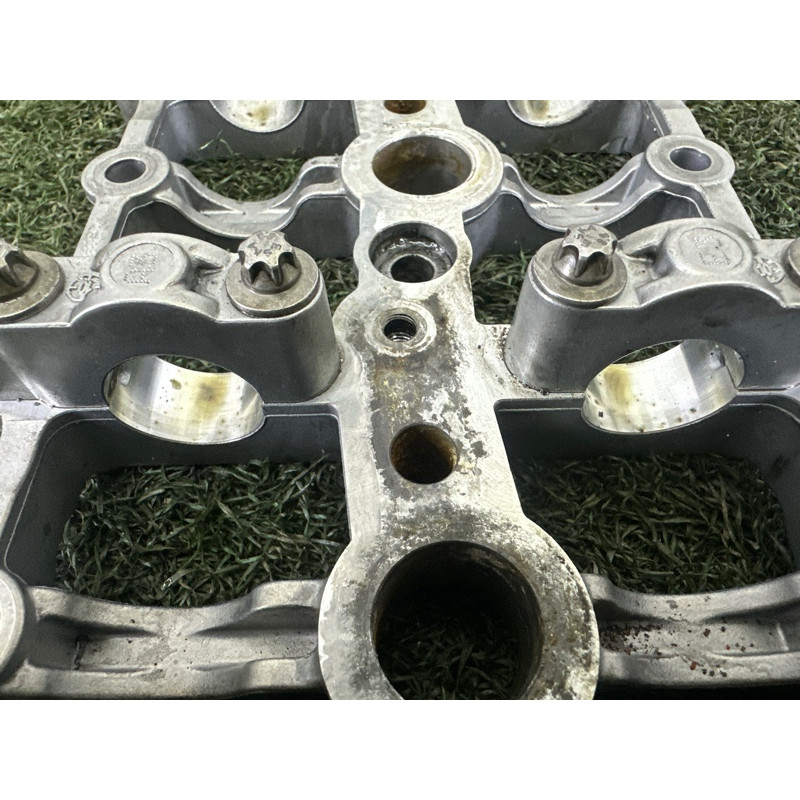 Опорный кронштейн распредвала (двигатель и элементы) BMW X5 E70 2010 N57D30A 11317800044