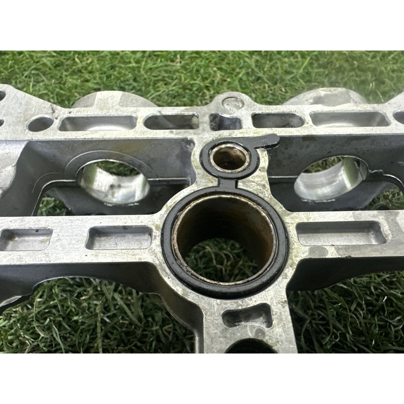 Опорный кронштейн распредвала (двигатель и элементы) BMW X5 E70 2010 N57D30A 11317800044