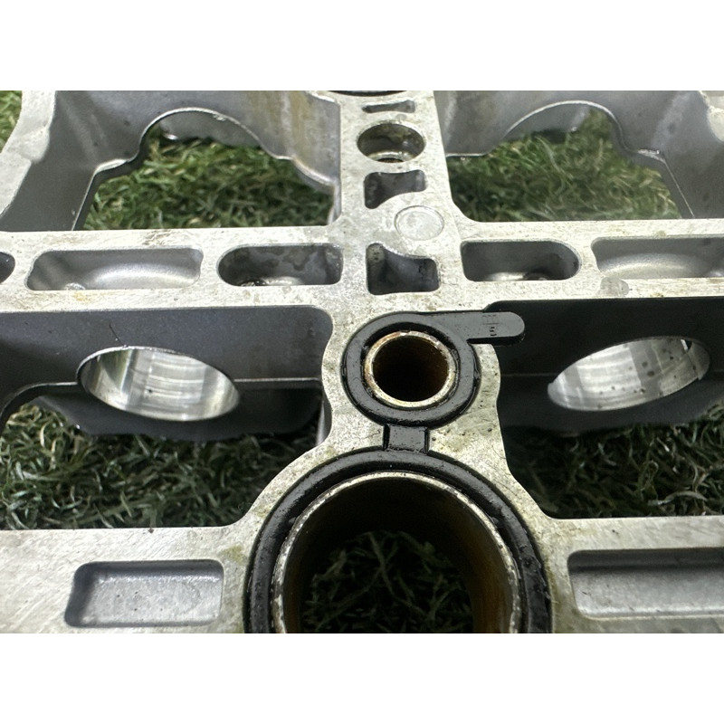 Опорный кронштейн распредвала (двигатель и элементы) BMW X5 E70 2010 N57D30A 11317800044