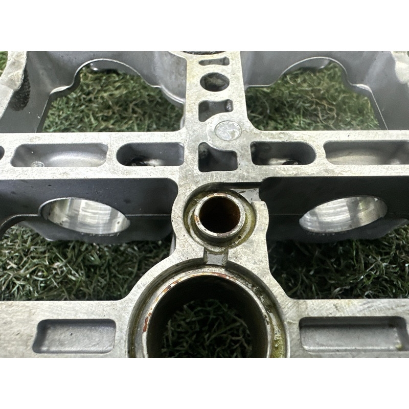 Опорный кронштейн распредвала (двигатель и элементы) BMW X5 E70 2010 N57D30A 11317800044