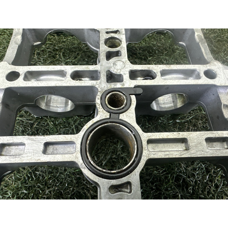 Опорный кронштейн распредвала (двигатель и элементы) BMW X5 E70 2010 N57D30A 11317800044