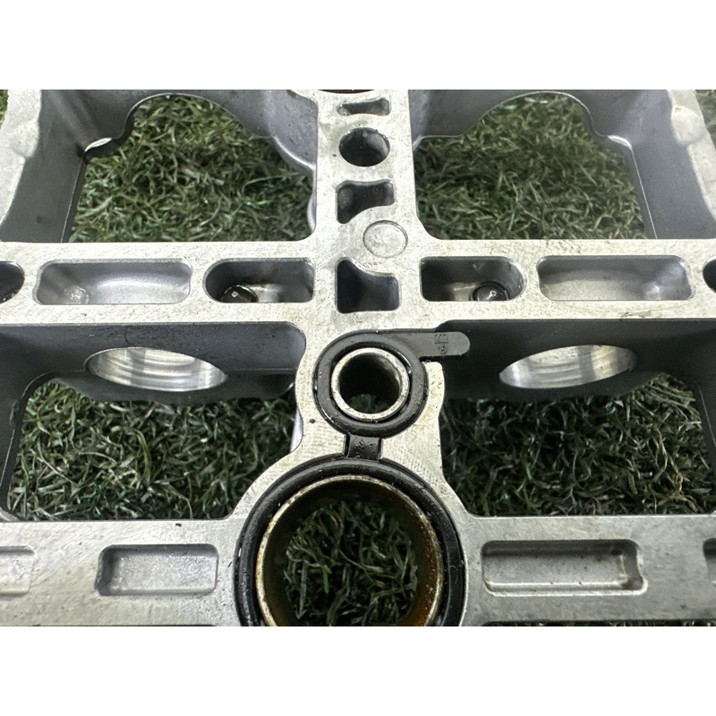 Опорный кронштейн распредвала (двигатель и элементы) BMW X5 E70 2010 N57D30A 11317800044