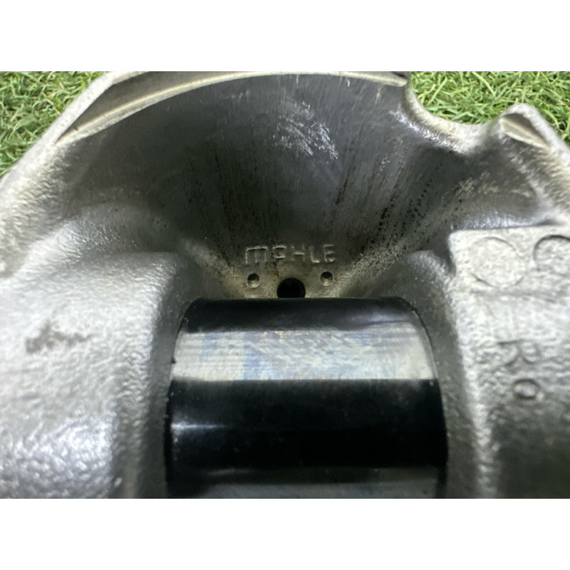 Поршень (двигатель и элементы) BMW X5 E70 2010 N57D30A 11257805329
