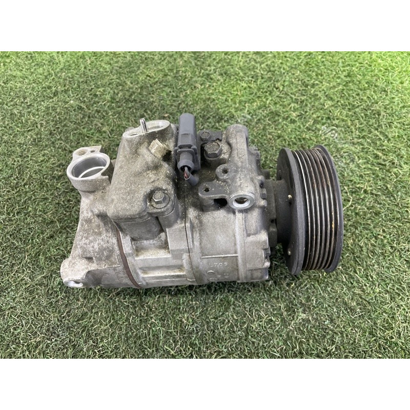 Компрессор кондиционера (отопление и кондиционирование) Volkswagen Touareg NF 2011 3.6 7P0820803E