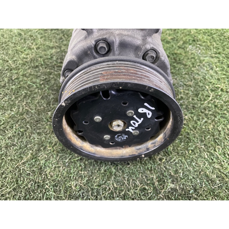 Компрессор кондиционера (отопление и кондиционирование) Volkswagen Touareg NF 2011 3.6 7P0820803E