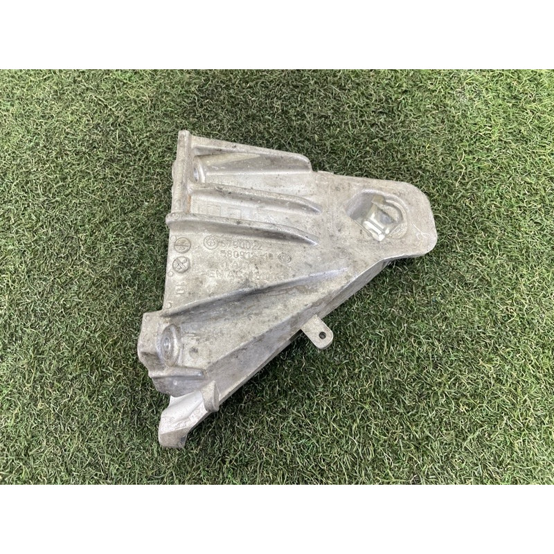 Кронштейн подушки двигателя (кронштейны двигателя) BMW X5 E70 2010 N57D30A 22116790026