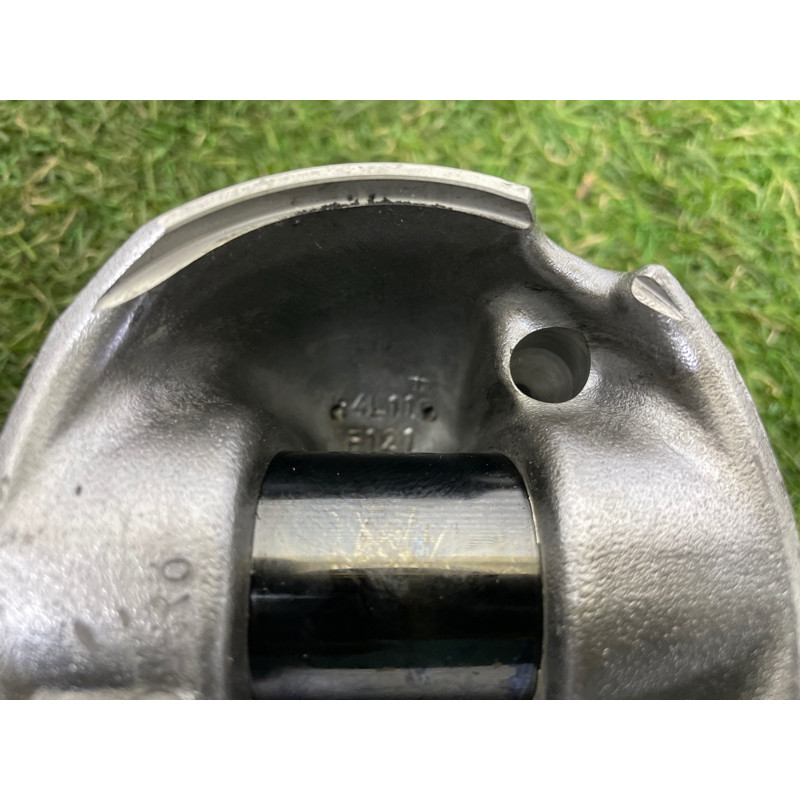 Поршень (двигун та елементи) BMW X5 E70 2010 N57D30A 11257805329