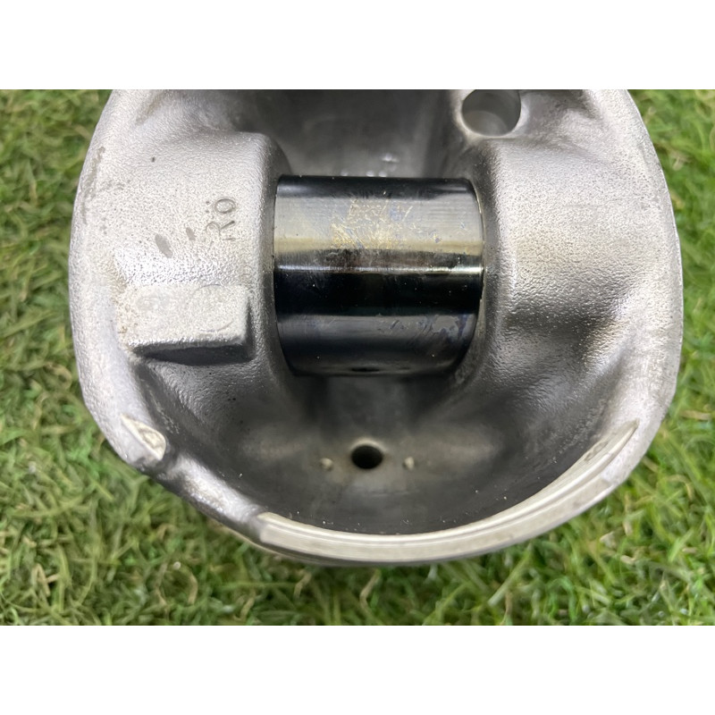 Поршень (двигун та елементи) BMW X5 E70 2010 N57D30A 11257805329