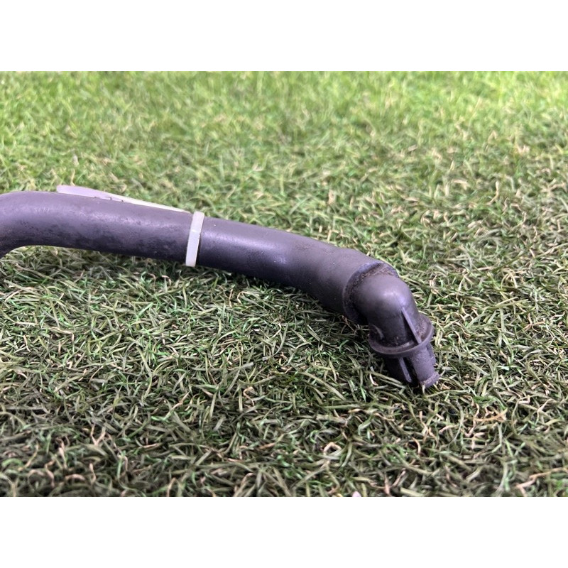 Трубка вентиляції картерових газів (двигун та елементи) Ford Transit Connect 1 2005 1.8L 988f6k608ac