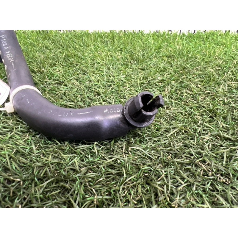 Трубка вентиляції картерових газів (двигун та елементи) Ford Transit Connect 1 2005 1.8L 988f6k608ac