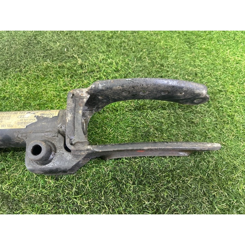 Амортизатор в сборе (подвеска) AUDI Q7 4L 2011 3.0 TFSi 7L8413032K