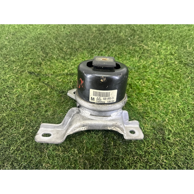 Подушка двигуна (двигатель и элементы) LAND ROVER Range Rover Evoque L538 2016 2.0 LR024730