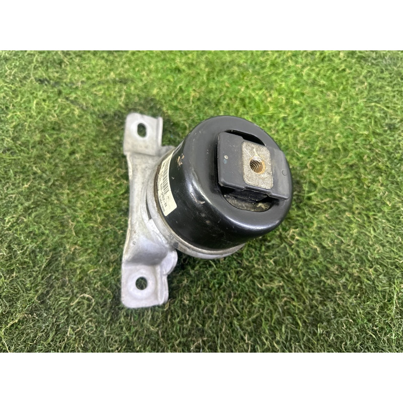 Подушка двигуна (двигатель и элементы) LAND ROVER Range Rover Evoque L538 2016 2.0 LR024730