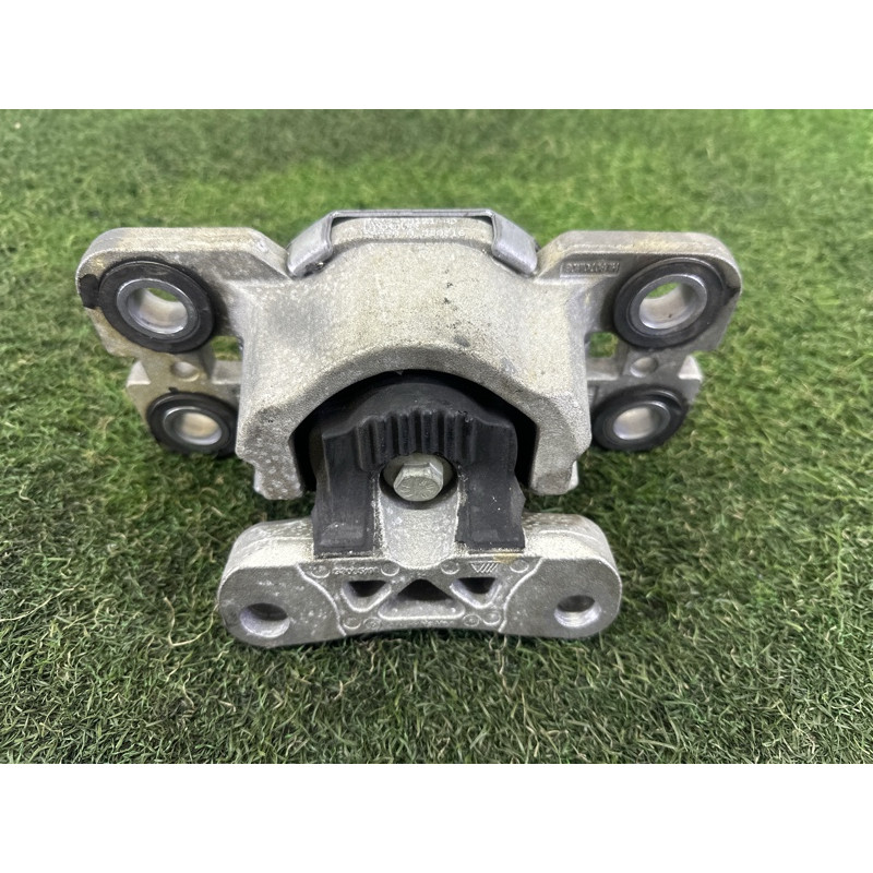 Подушка КПП (трансмиссия) LAND ROVER Range Rover Evoque L538 2016 2.0 LR061456