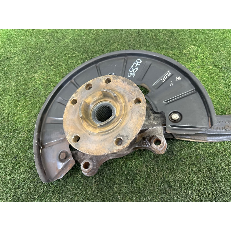 Поворотный кулак (подвеска) Volkswagen Touareg NF 2013 3.6 7P6407246A
